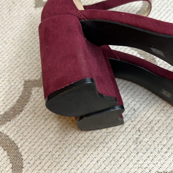 Lulu’s Ellarose Burgundy Suede Ankle Strap closed toe 4” block heels - Picture 10 of 15